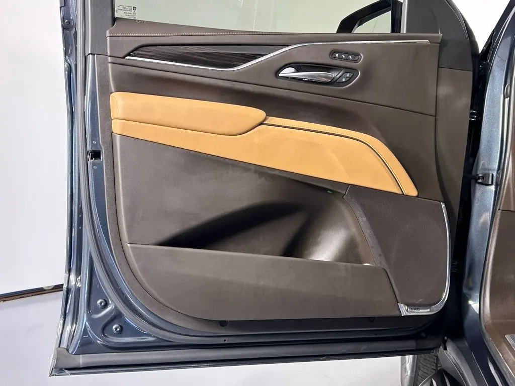 2022 Cadillac Escalade Premium Luxury photo 36