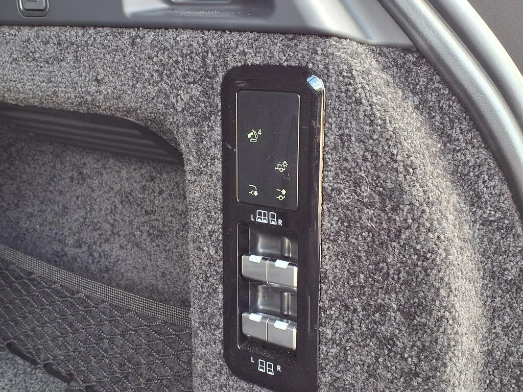 2025 Land Rover Range Rover SE - Photo 22
