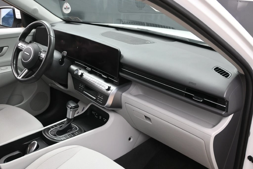 2025 Hyundai Kona SEL - Photo 27