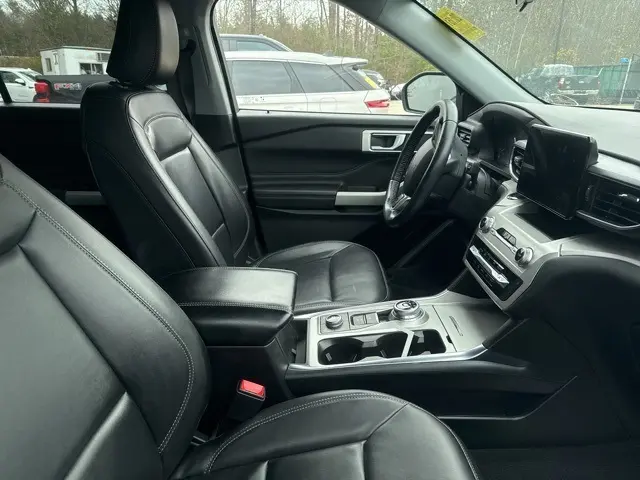 2022 Ford Explorer XLT photo 4