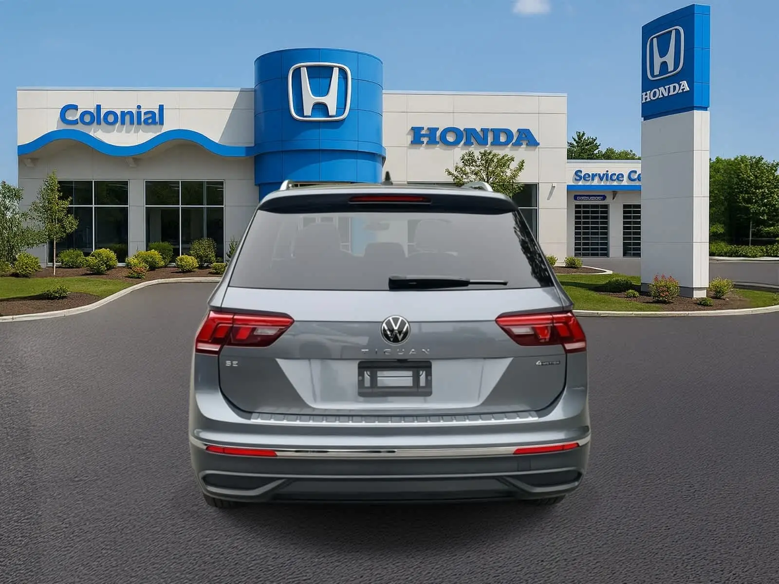 2023 Volkswagen Tiguan SE photo 2