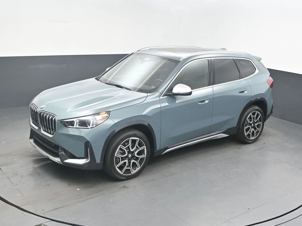 2024 BMW X1 28i's photo