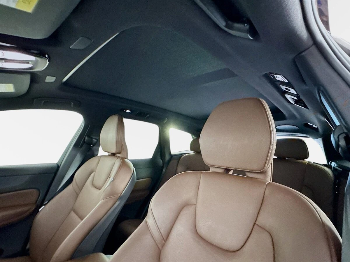 2023 Volvo - image 14