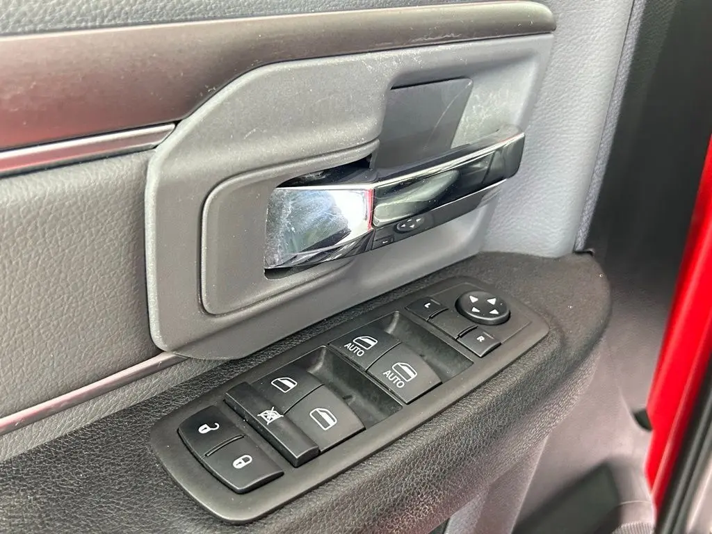 2023 Ram 1500 Classic SLT photo 28