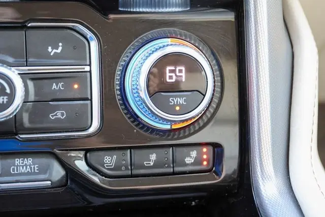 2022 Gmc Yukon Denali photo 25