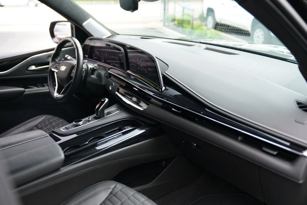 2023 Cadillac Escalade V-Series - Photo 55