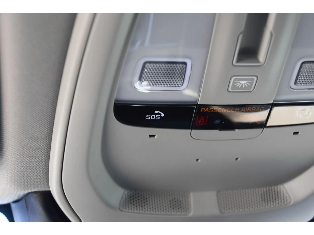 2026 Volvo - image 38