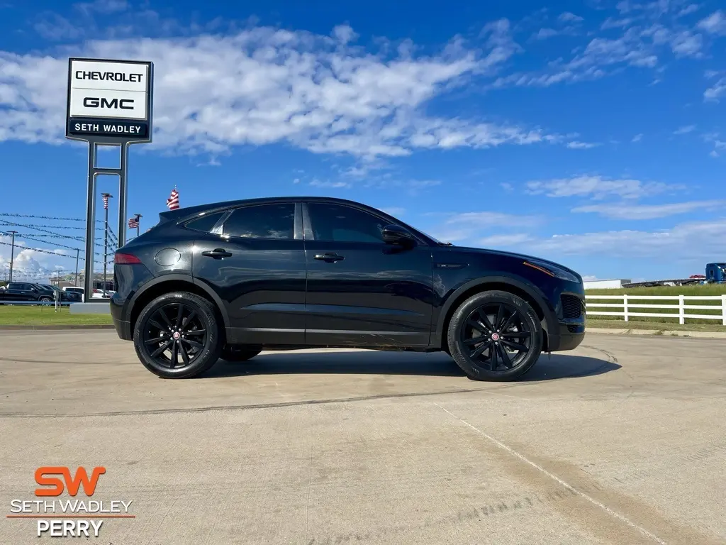2020 Jaguar E-PACE SE photo 2
