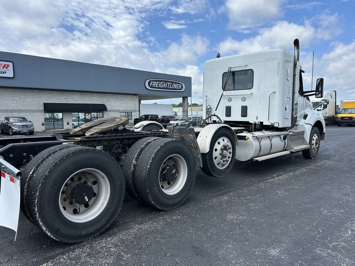 2022 Kenworth T880 — photo 3
