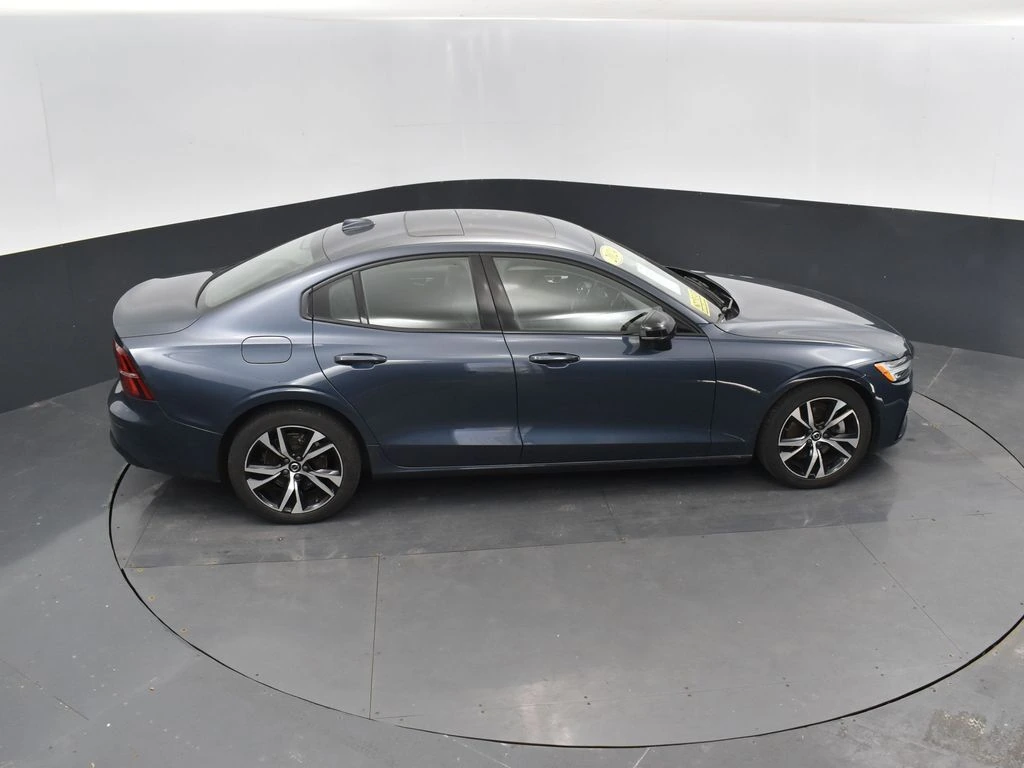 2024 Volvo - image 35