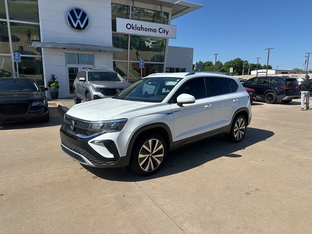 2022 Volkswagen Taos 1.5T SE's photo