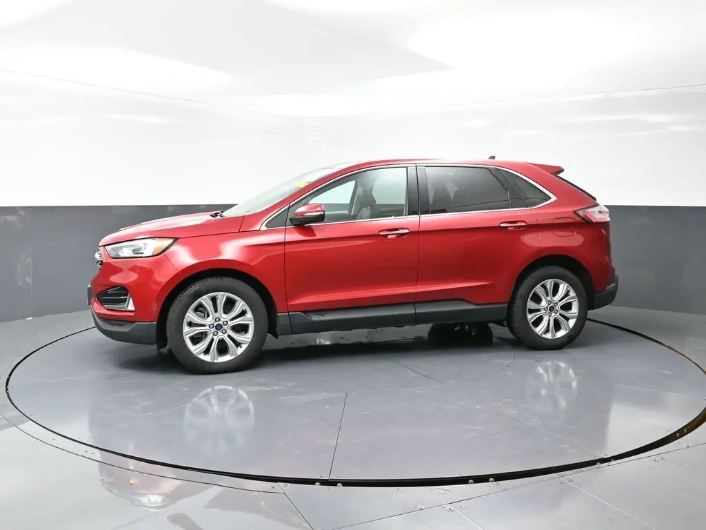 2021 Ford Edge Titanium photo 4