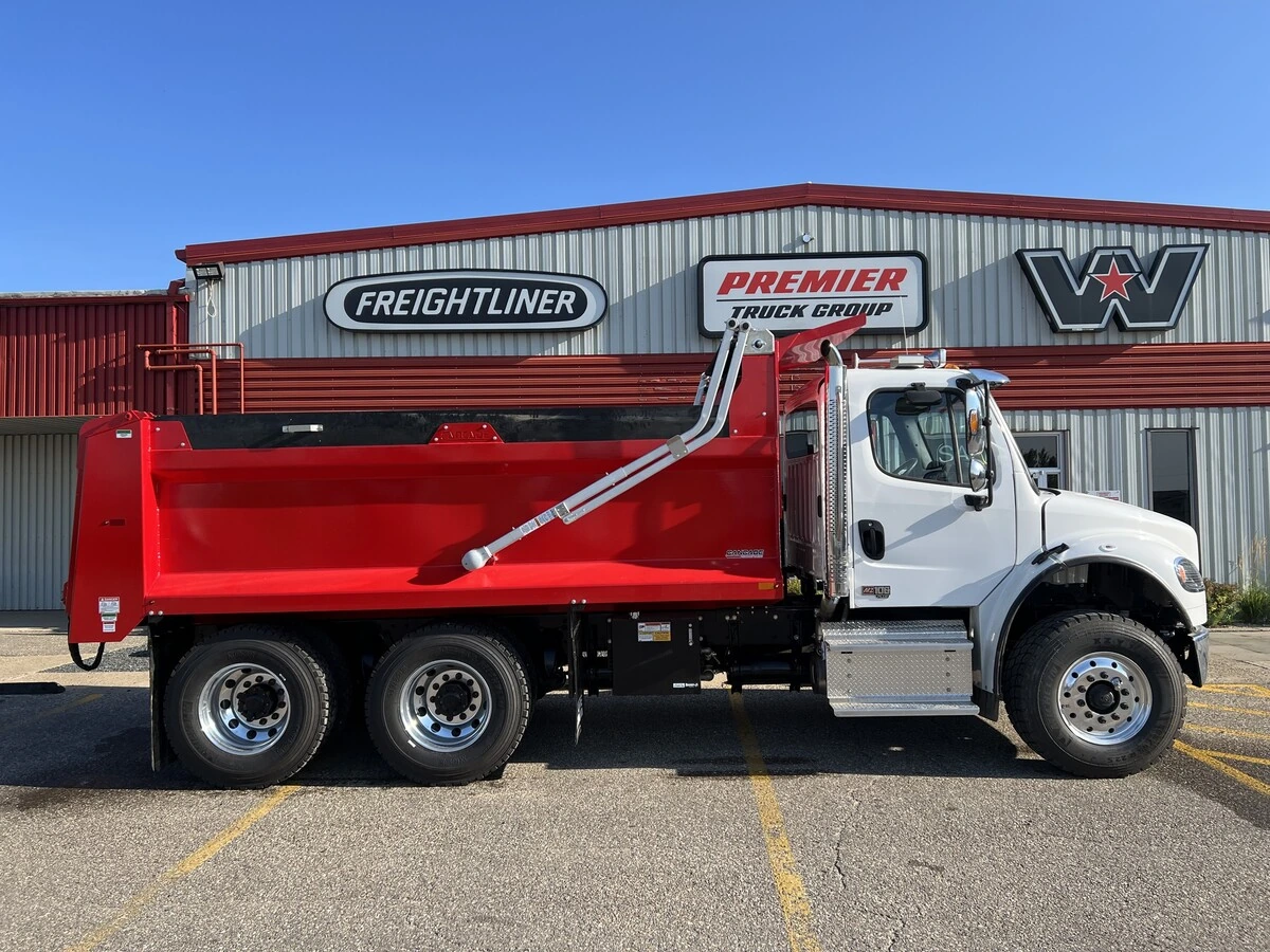 2027 Freightliner M2 106 — photo 2