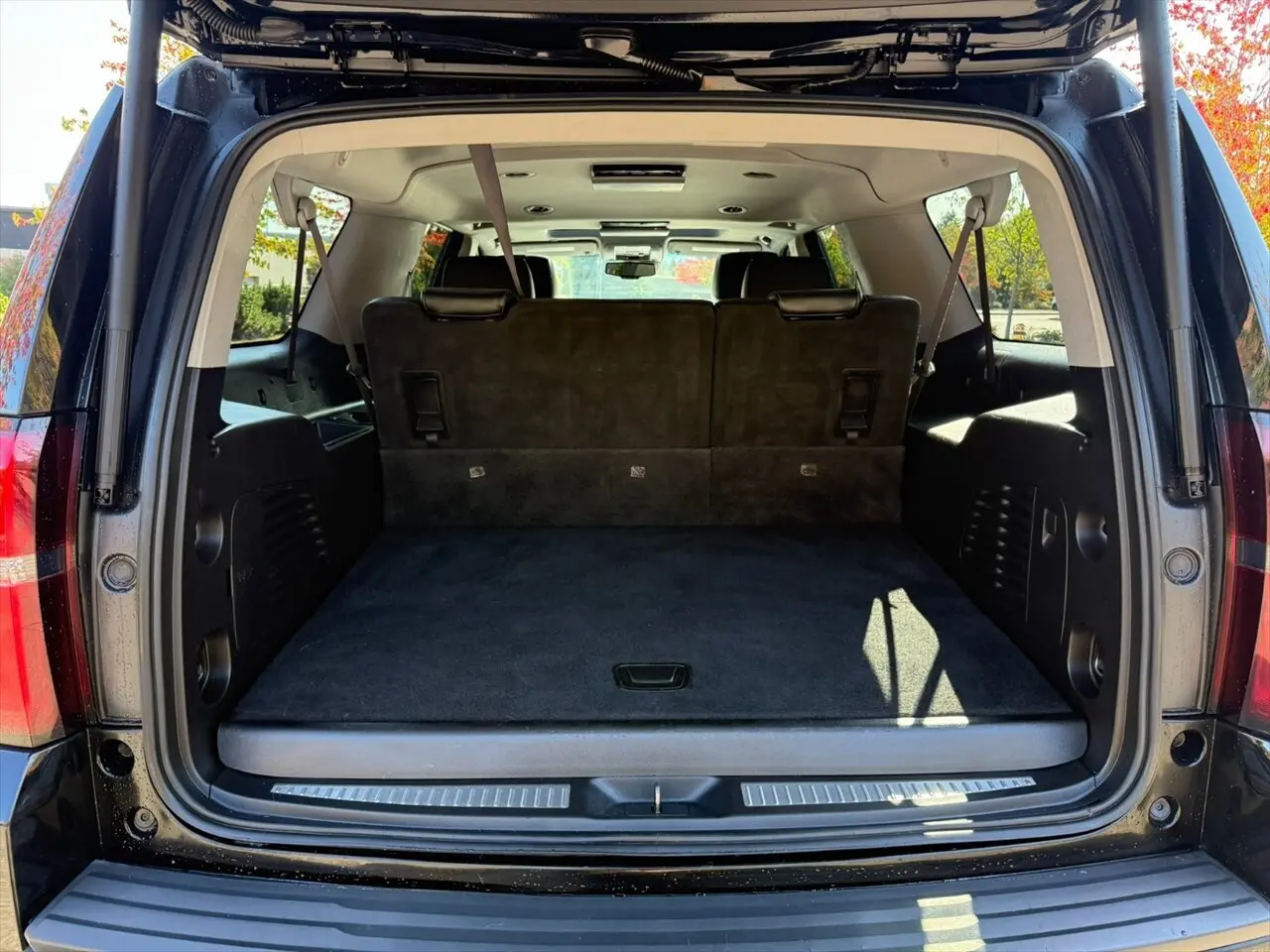 2016 Chevrolet Suburban LT photo 6