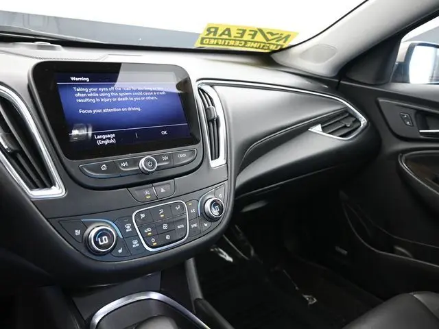 2024 Chevrolet Malibu Premier 2LT photo 18