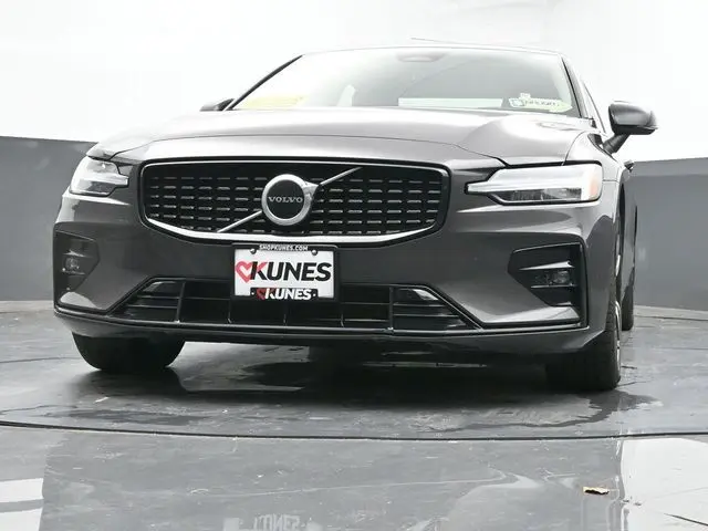 2024 Volvo S60 B5 Core photo 31