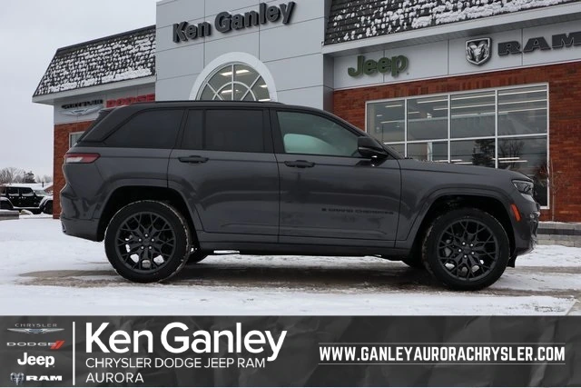 2025 Jeep Grand Cherokee Summit's photo