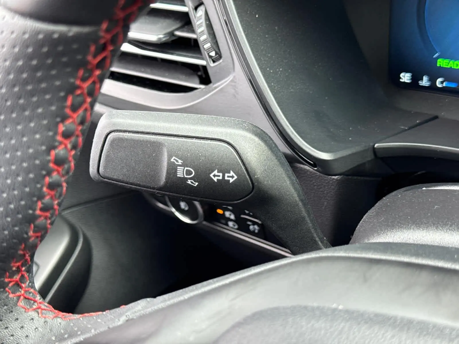 2024 Ford Escape ST-Line Select photo 18