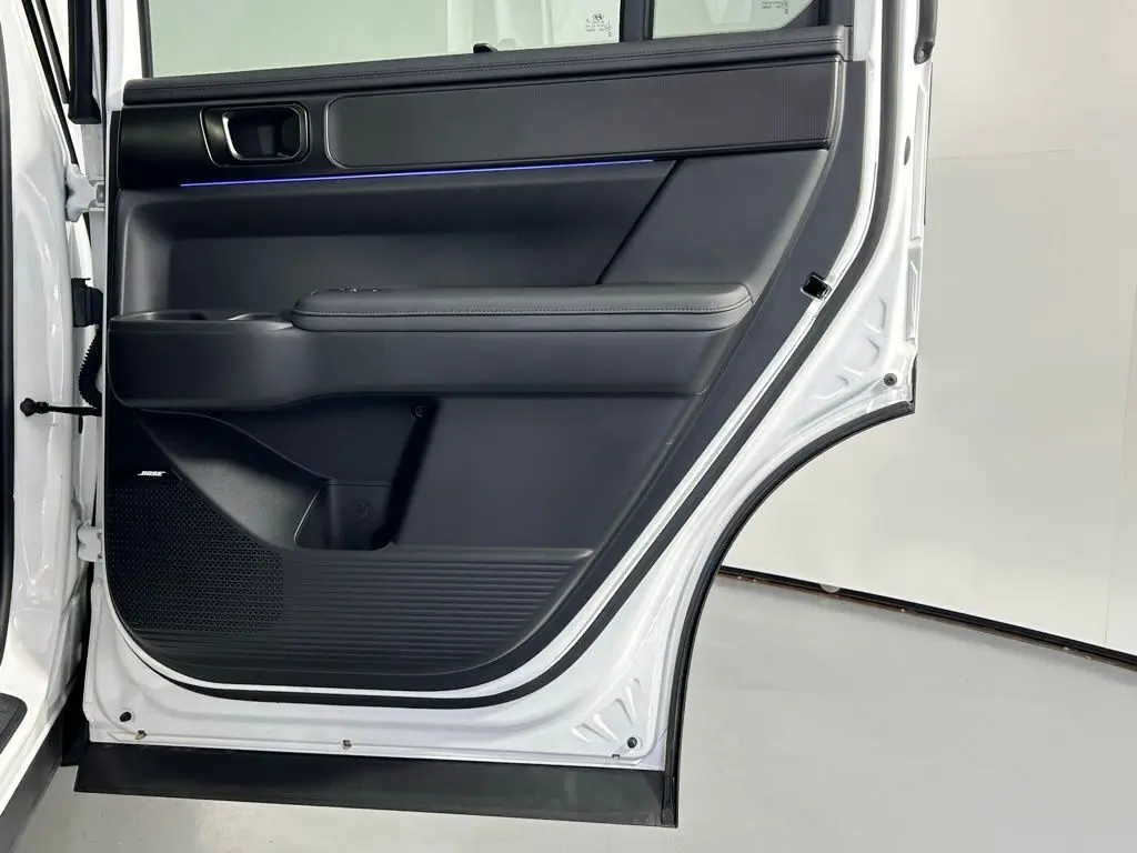 2025 Hyundai Santa Fe Calligraphy photo 12