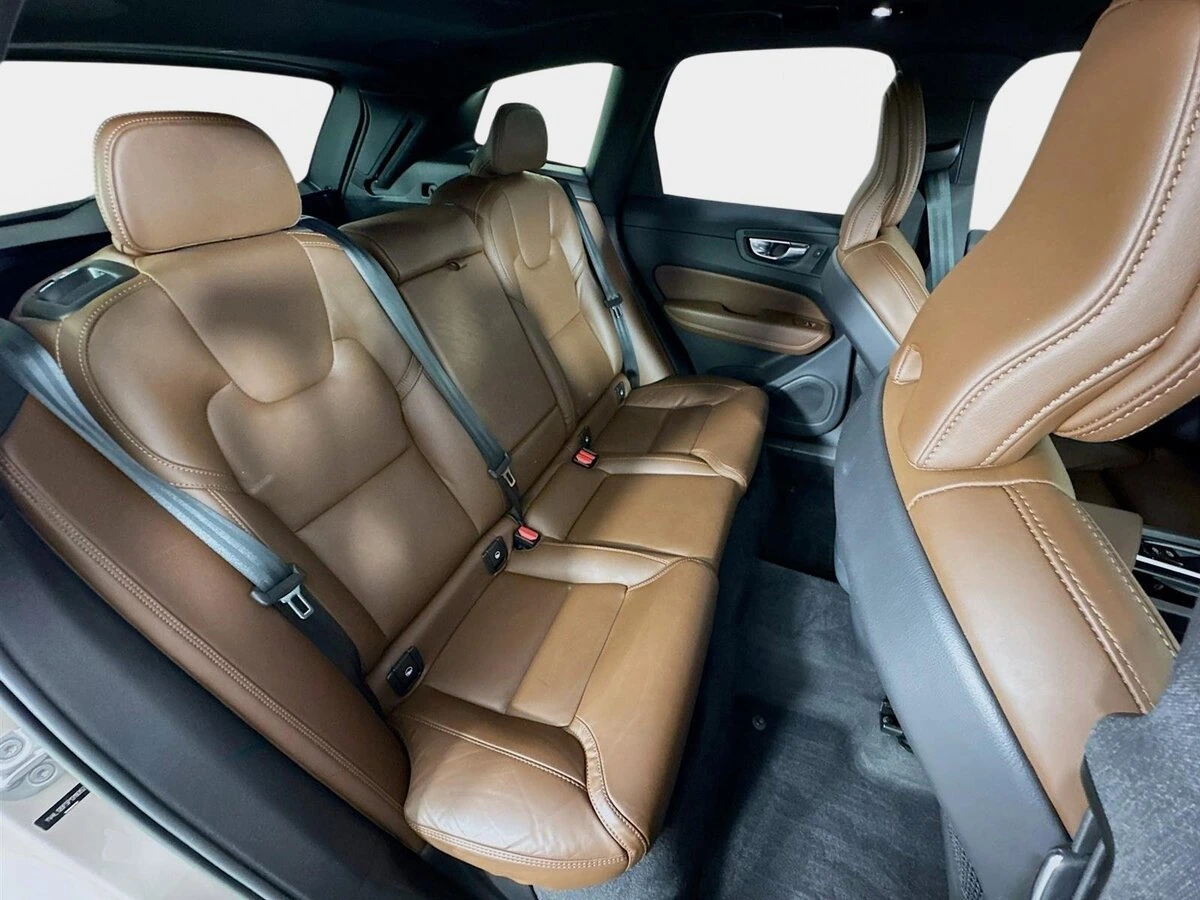 2023 Volvo - image 29