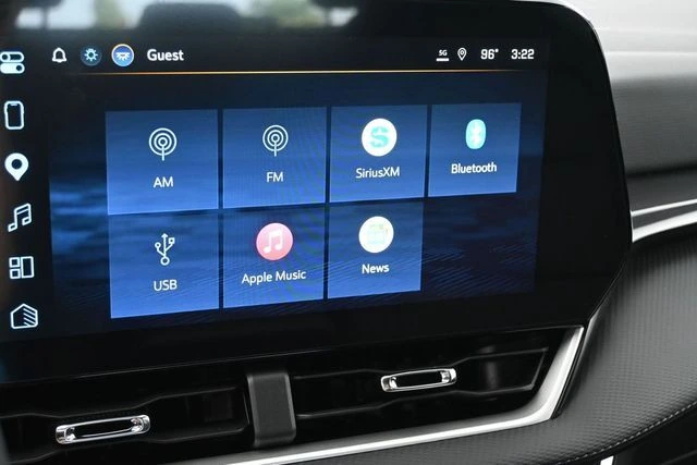 2027 Chevrolet Equinox LT - Photo 23