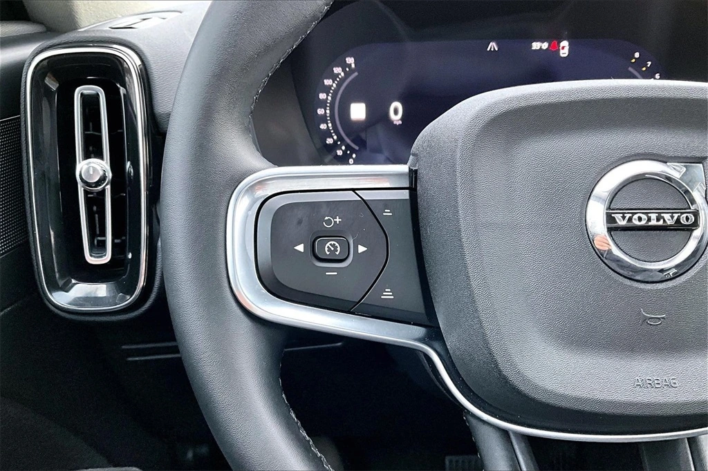 2026 Volvo - image 10