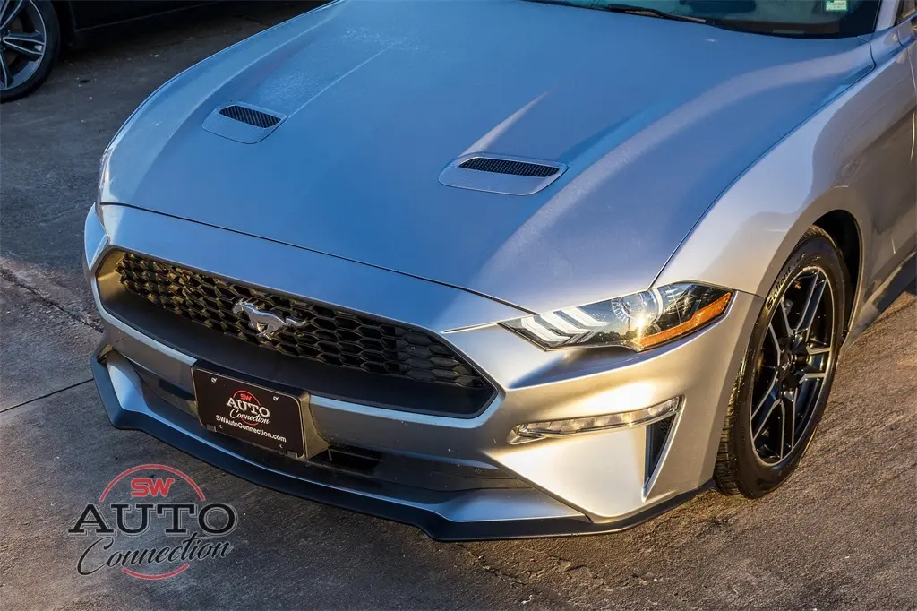 2023 Ford Mustang EcoBoost Premium photo 3