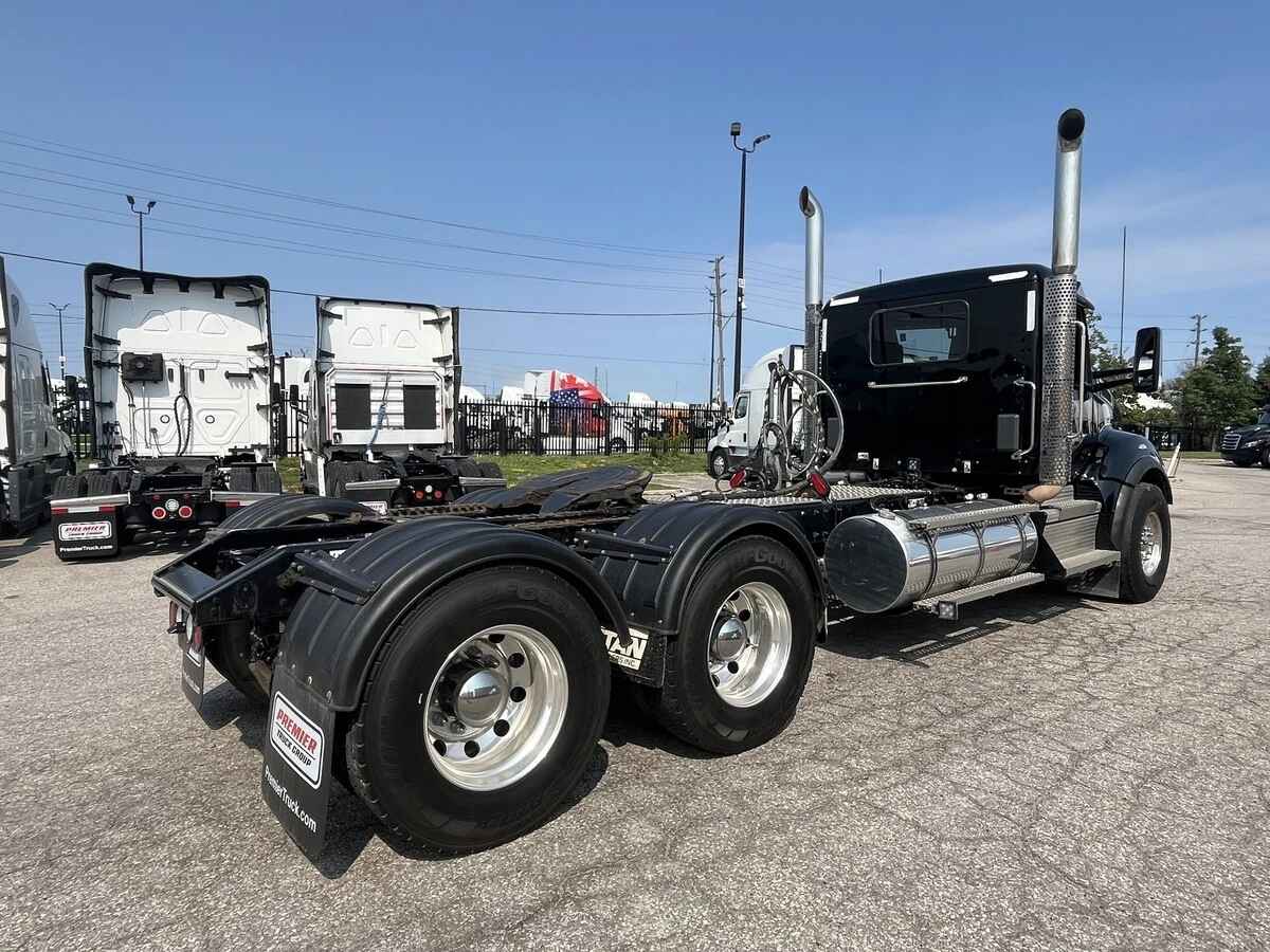2023 Kenworth T880 — photo 6