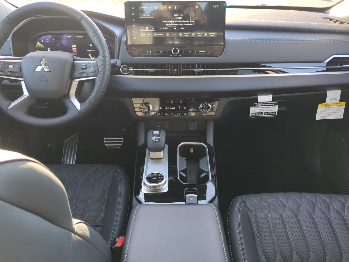 2026 Mitsubishi Outlander SEL - Photo 18