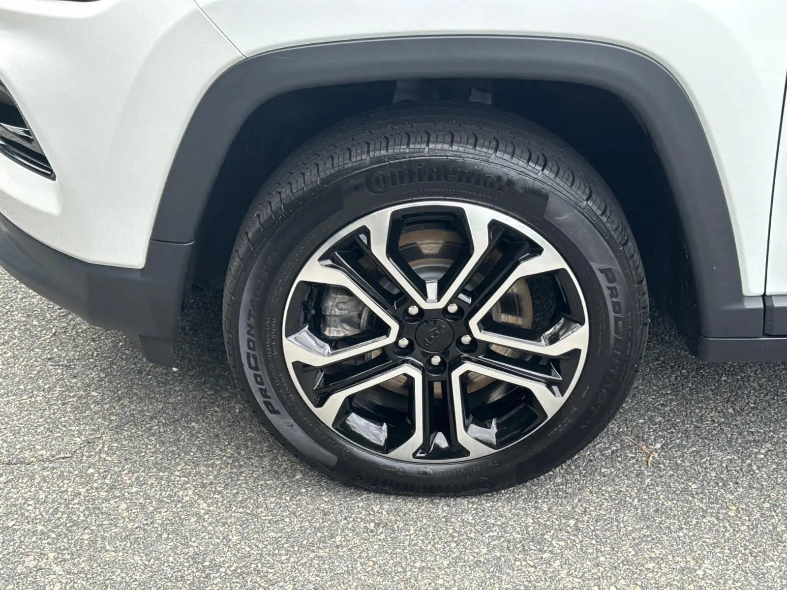 2023 Jeep Compass Limited photo 8