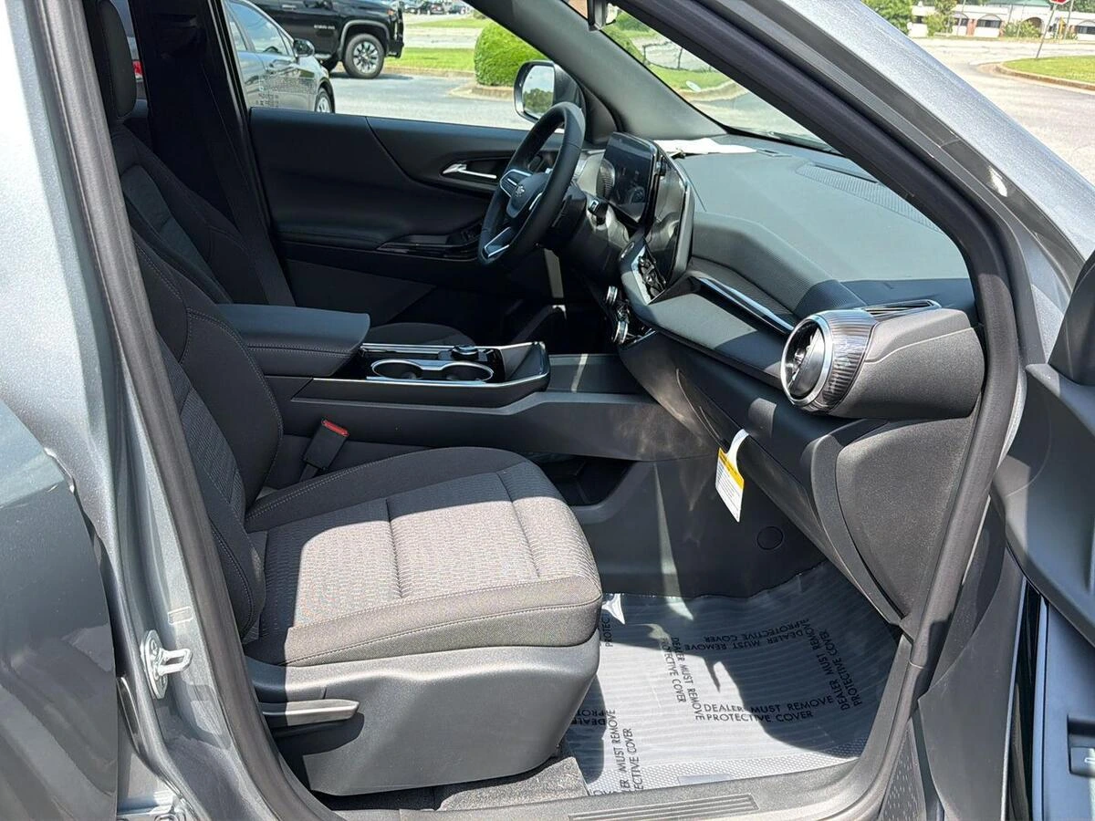2026 Chevrolet Equinox LT - Photo 13