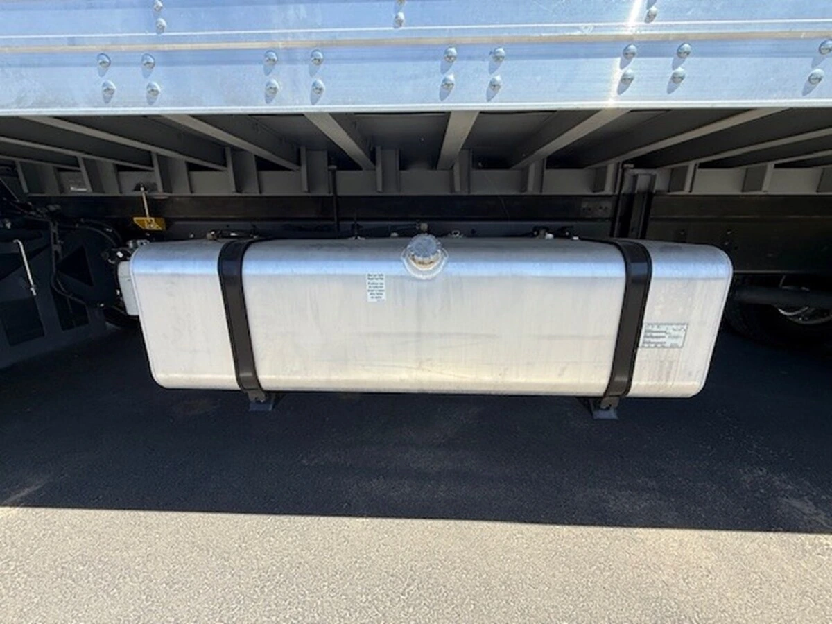 2025 Isuzu FTR — photo 3