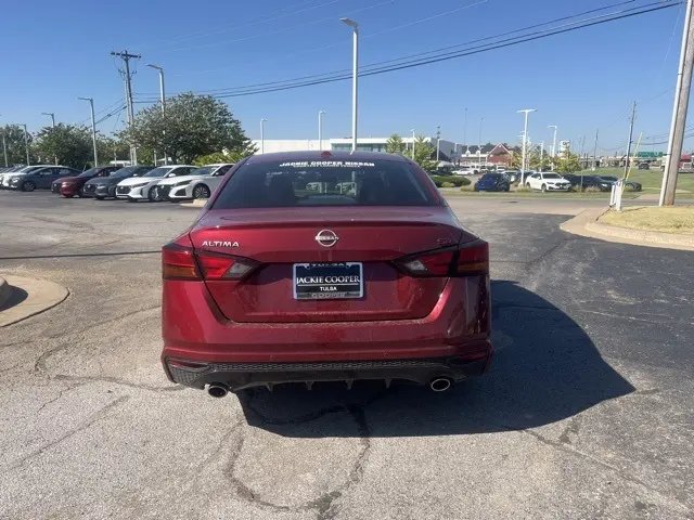 2025 Nissan Altima 2.5 SR photo 4