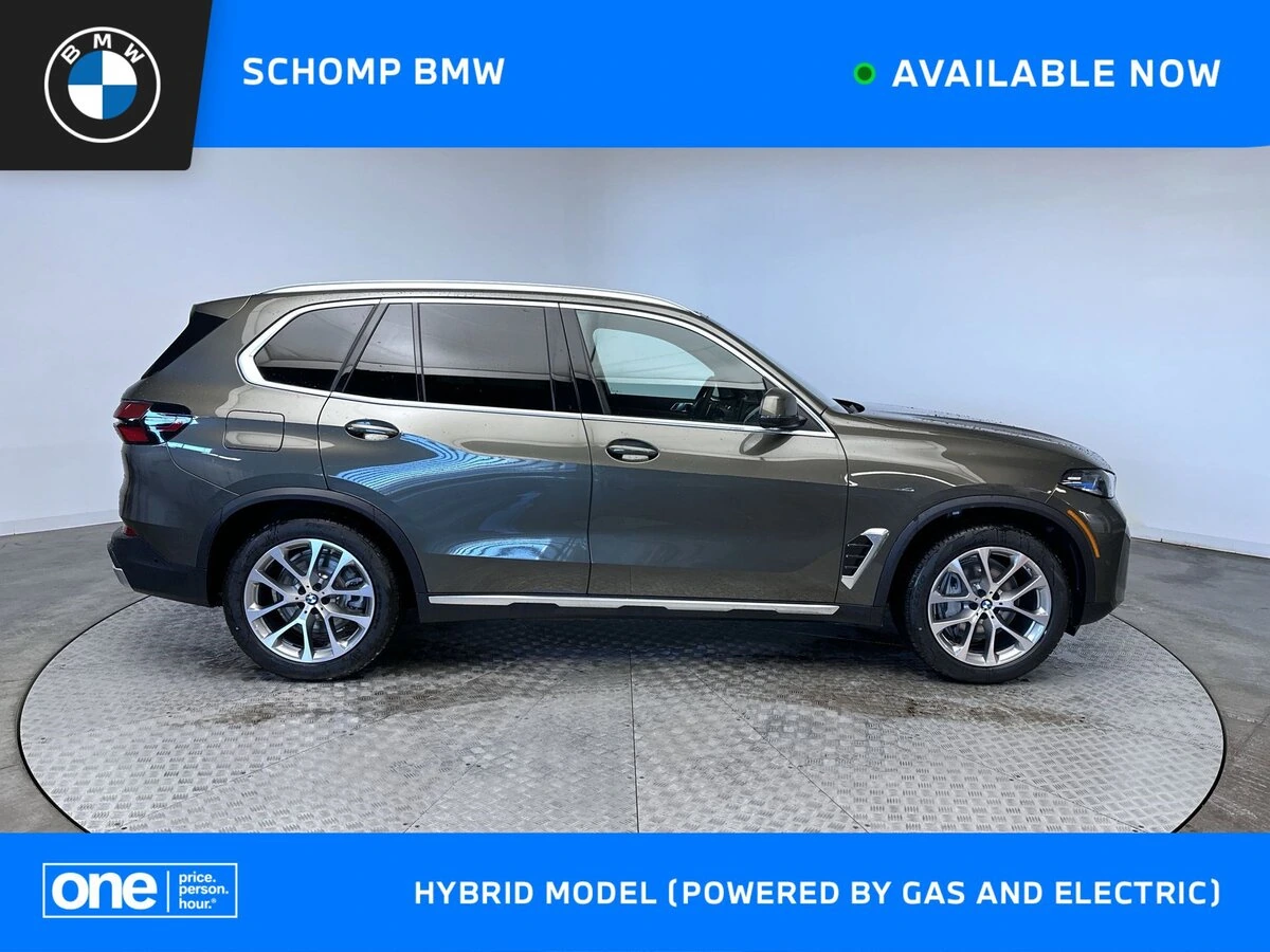 2026 BMW X5 xDrive50e's photo