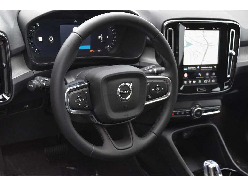 2026 Volvo - image 11