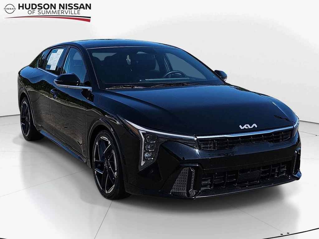 2025 Kia K4 GT-Line AT's photo