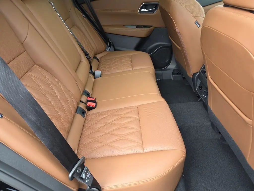 2026 Nissan Rogue Platinum photo 28
