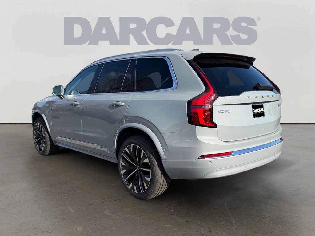 2026 Volvo - image 3