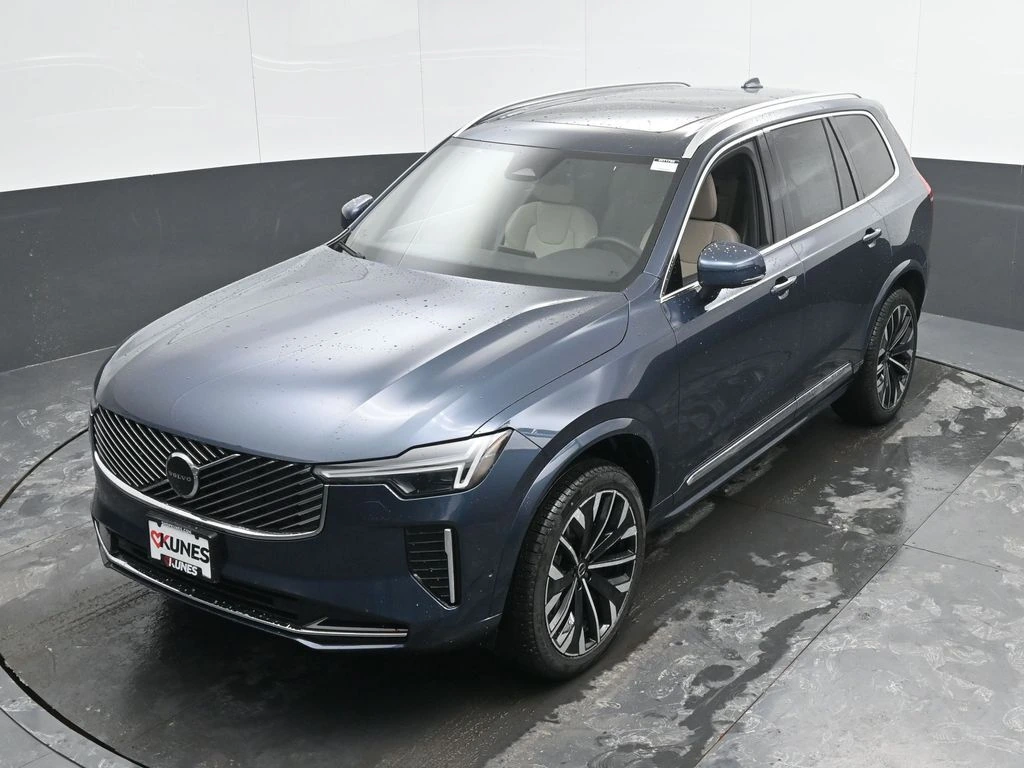 2026 Volvo - image 33