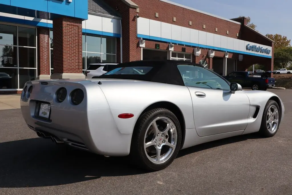 2002 Chevrolet Corvette Base photo 29