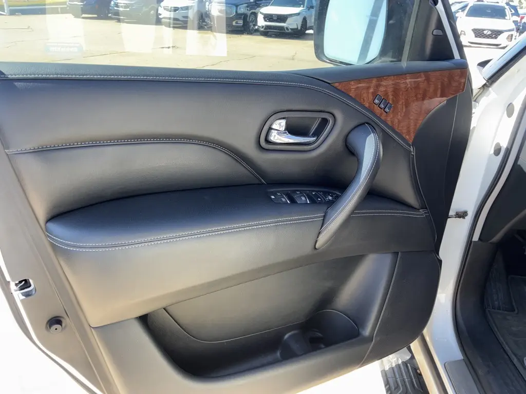 2019 Infiniti QX80 Luxe photo 10
