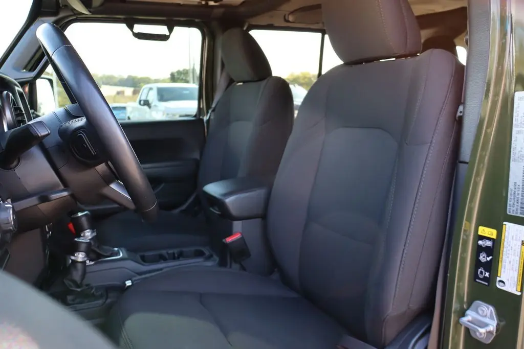 2022 Jeep Wrangler Unlimited Sport photo 9