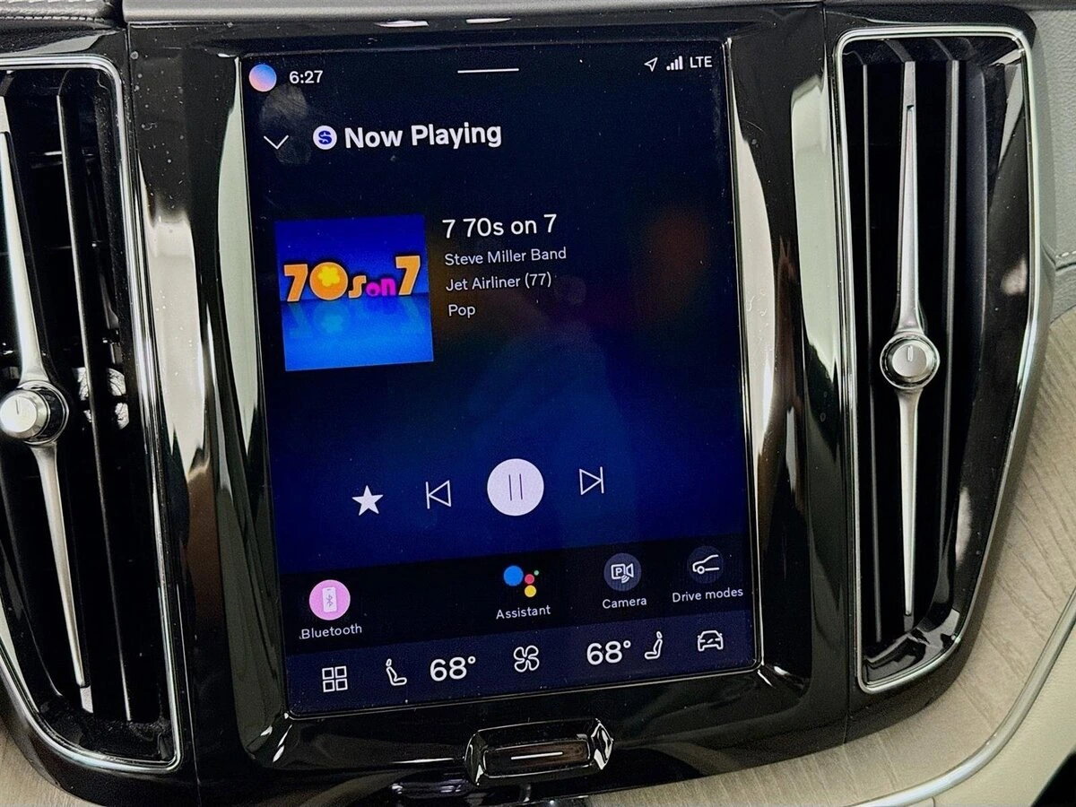 2023 Volvo - image 15