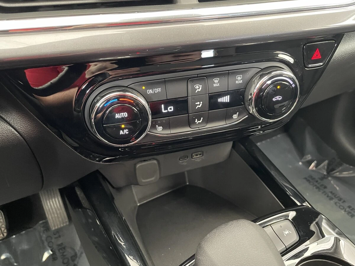 2025 Chevrolet Trax Activ - Photo 30