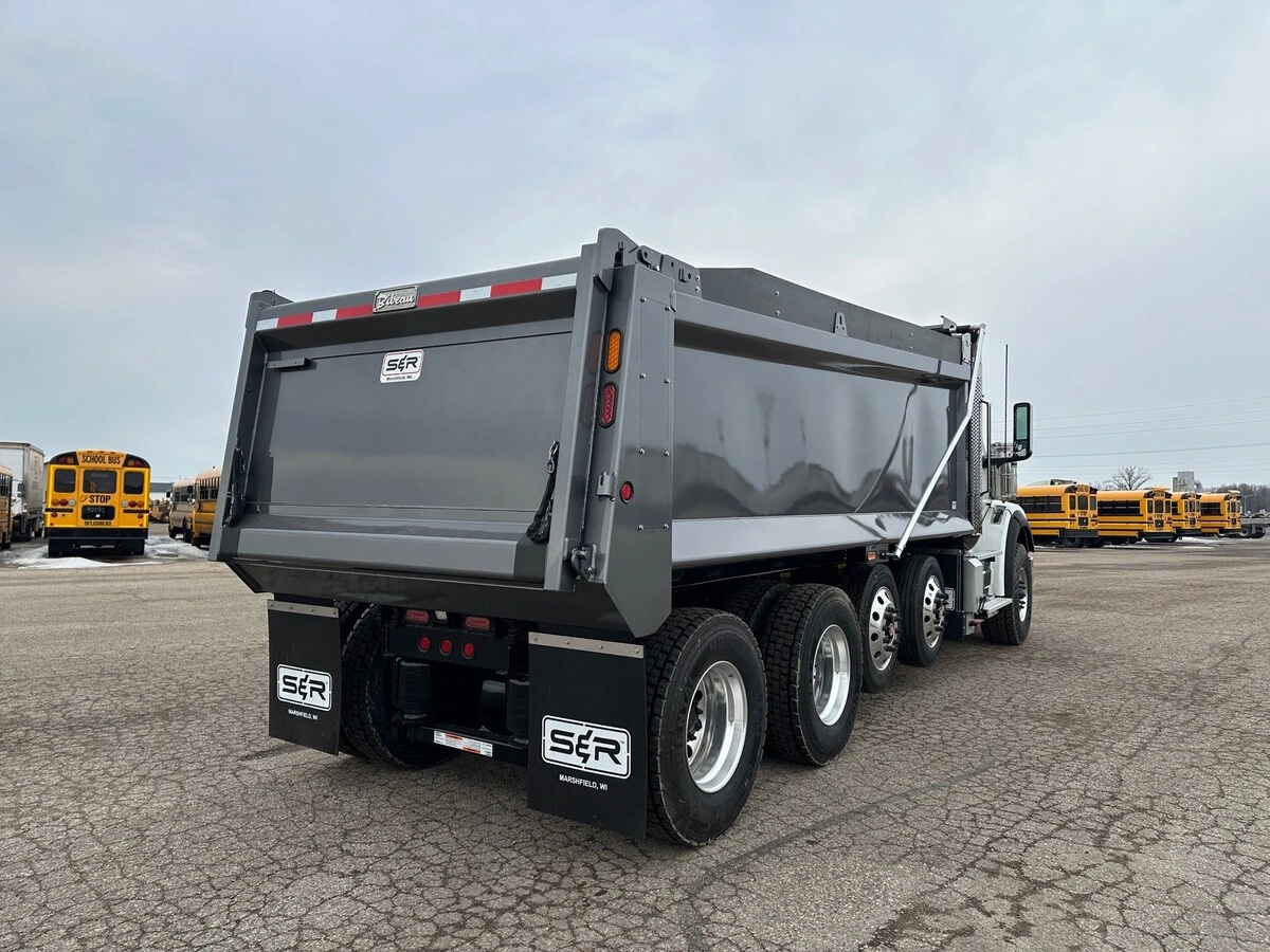 2025 International HX in Marshfield, WI — photo 4