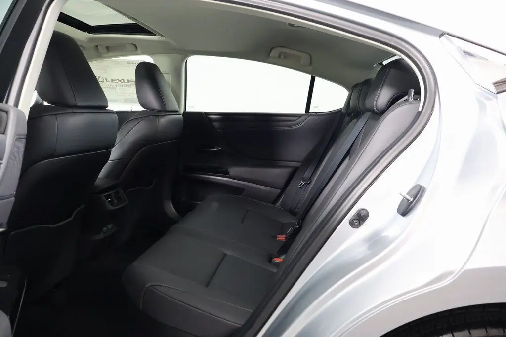 2025 Lexus ES 300h photo 6