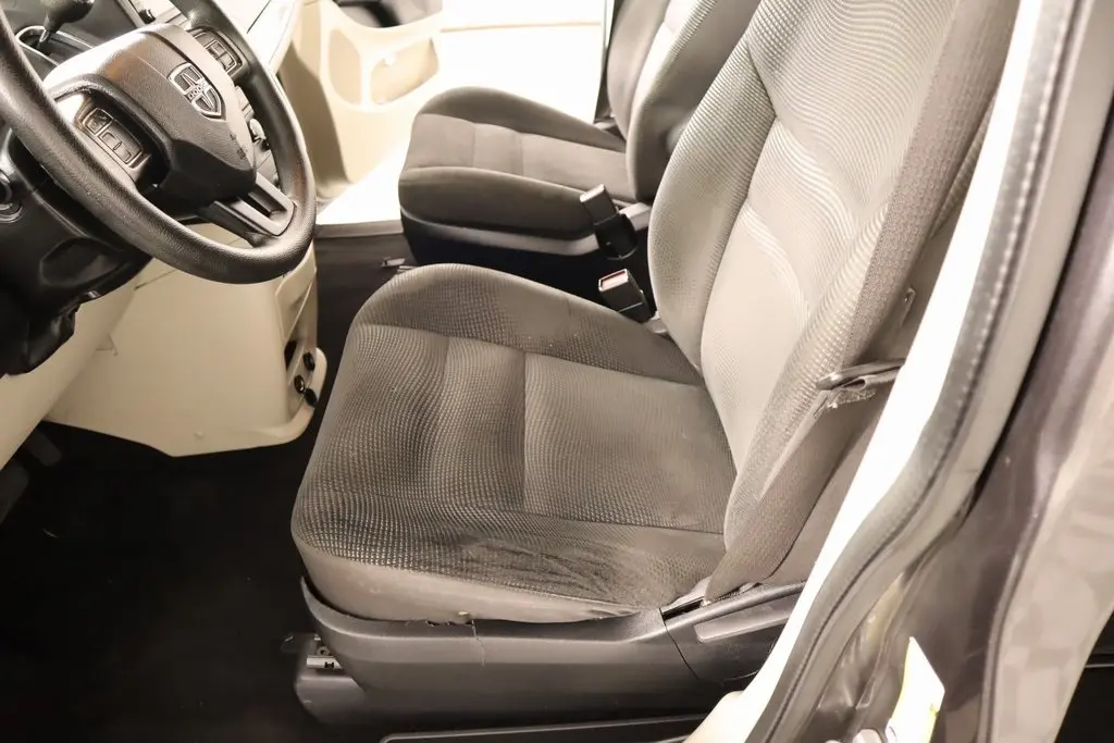 2020 Dodge Grand Caravan SE photo 9