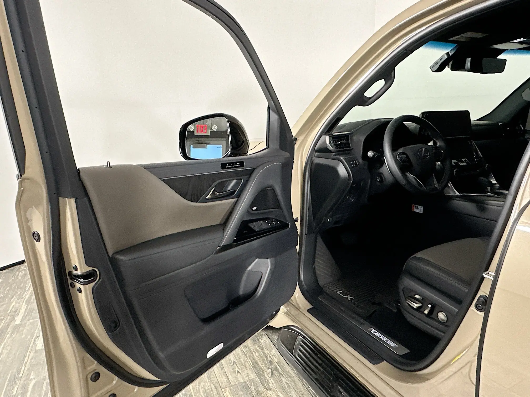 2025 Lexus LX photo 15