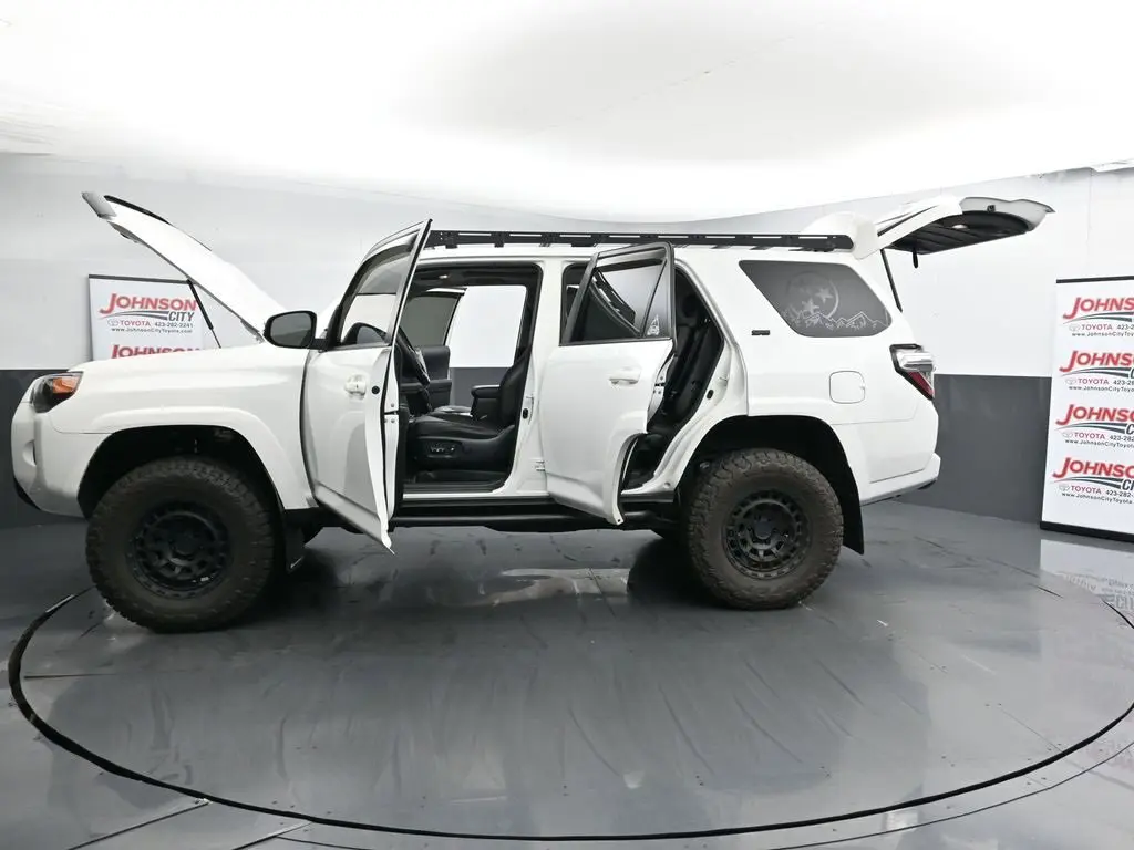 2021 Toyota 4Runner SR5 Premium 4WD photo 28