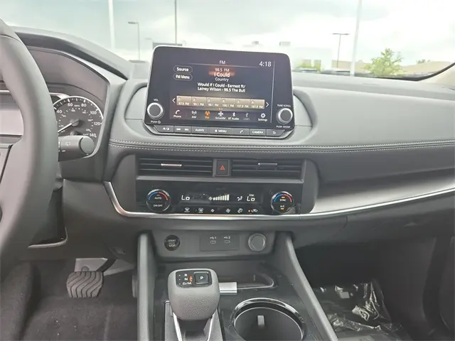 2026 Nissan Rogue SV photo 21
